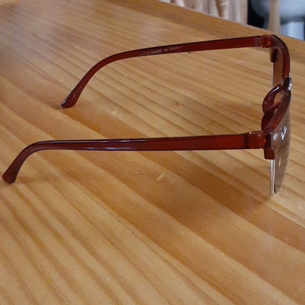 Ray-Ban Sunglasses - Picture 2 of 3